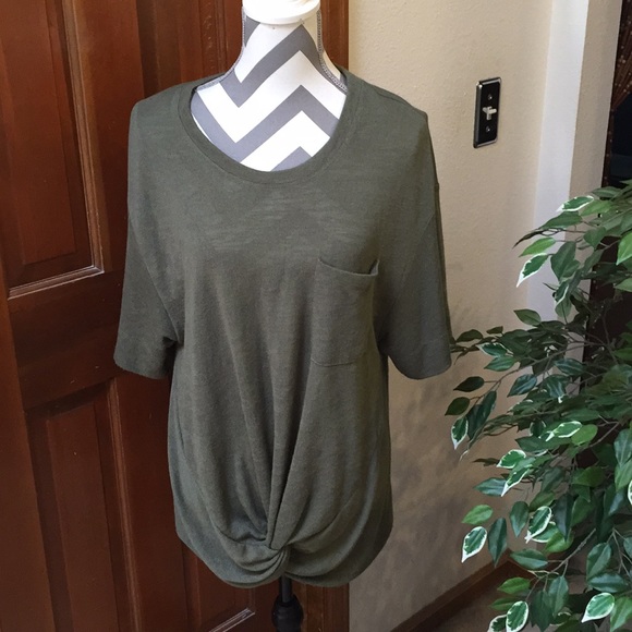 Sanctuary Tops - Sanctuary top🎈🎈🎈